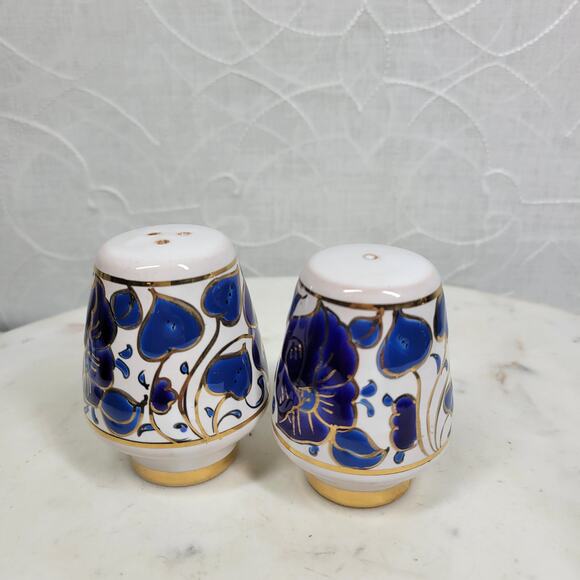 VTG Signed Salt & Pepper Shakers 3" Blue Floral Porcelain Gold Trim Hand Painted - Picture 7 of 14